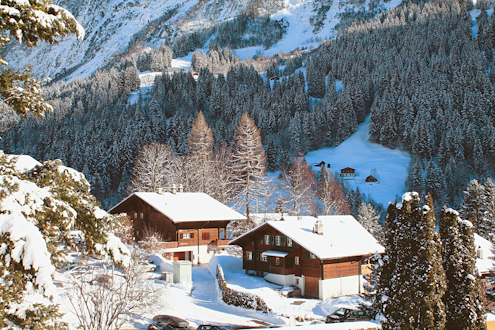 Discover the Enchanting Winter Charms of Gimmelwald, Switzerland